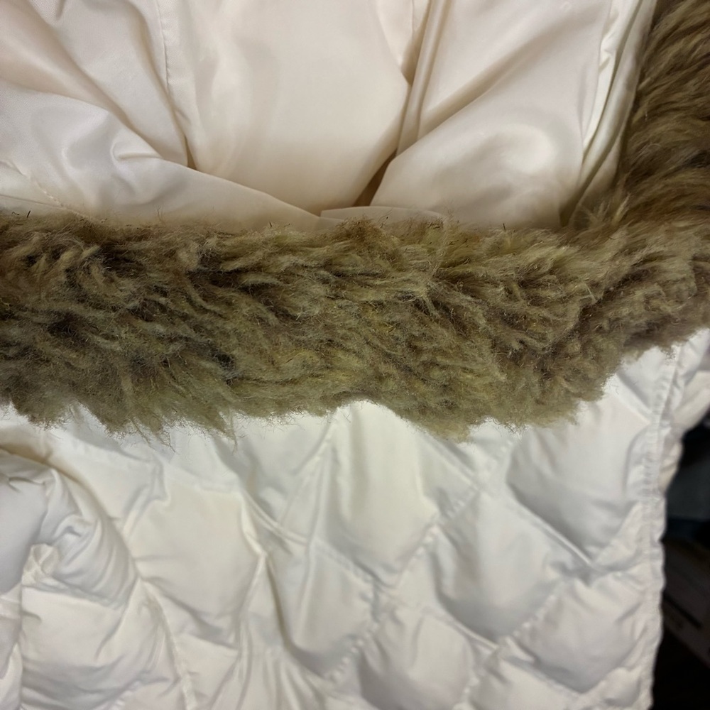 Lands’ End Diamond Quilted Down Feather Jacket | Small | White - Picture 5 of 6